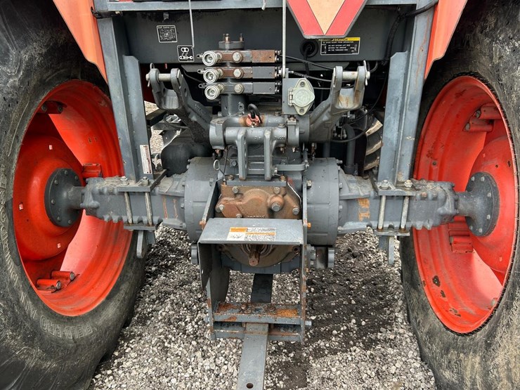 kubota-m108s-image-12