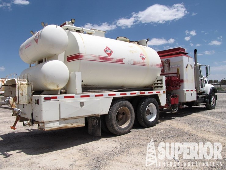 (x)-(6-11)-2006-mack-cu713-hot-oil-truck,-vin-1m2a...-image-12