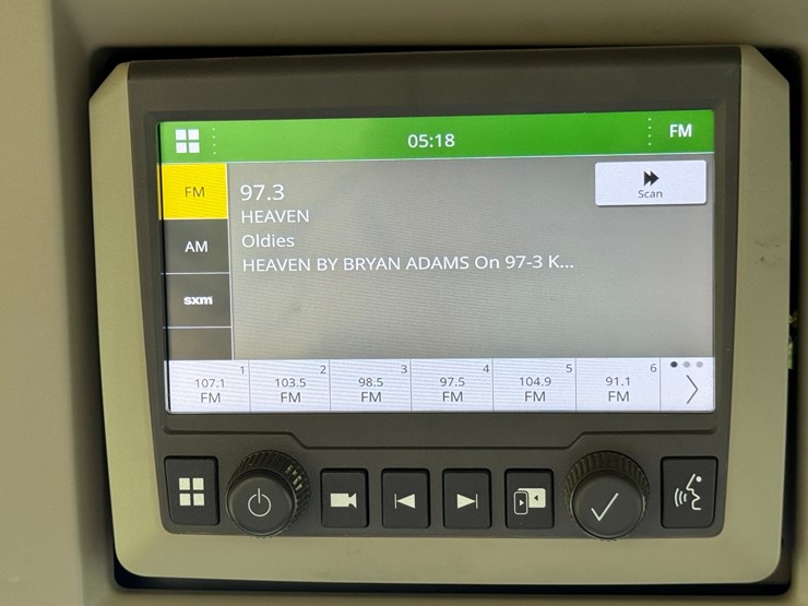 2023-john-deere-8r-340-image-46