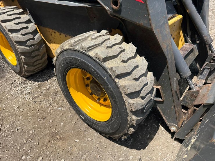 new-holland-ls190b-image-12