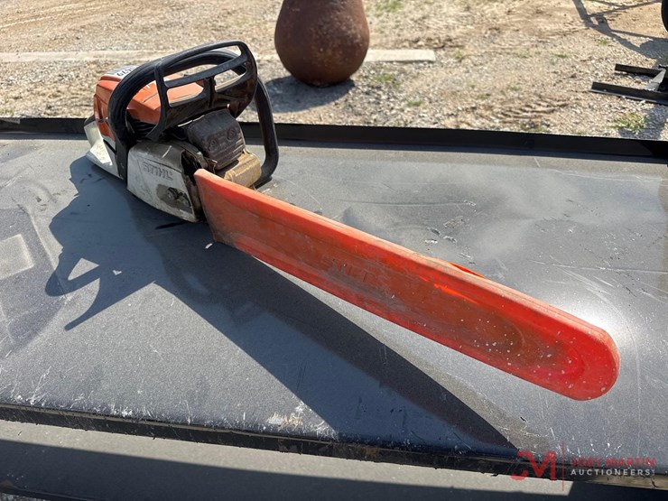 stihl-ms-261c-gas-powered-chain-saw-image-1