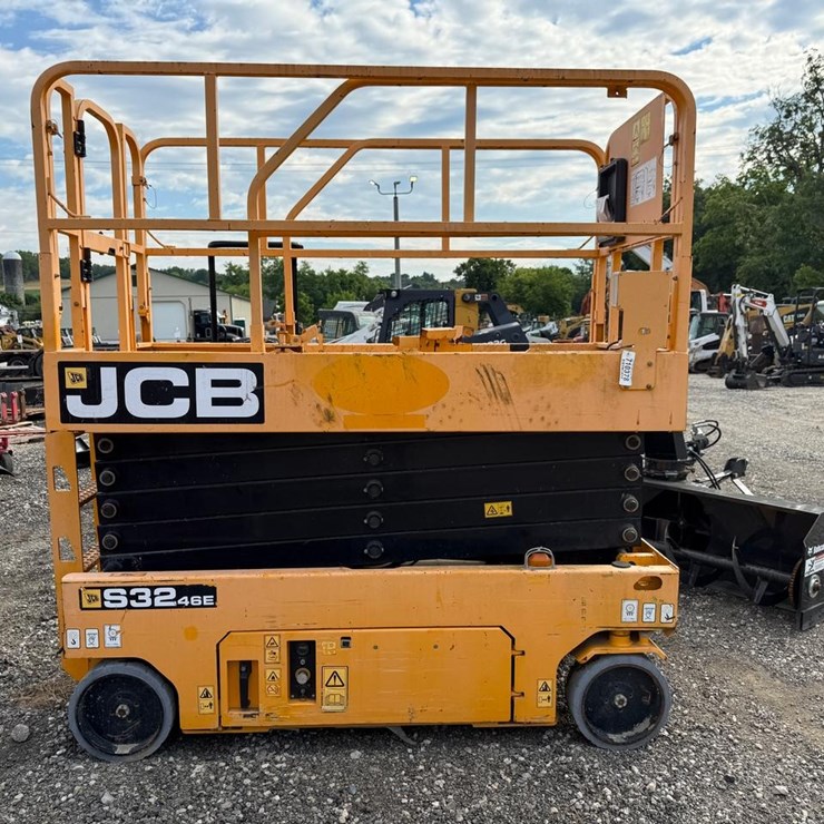 JCB S3246E