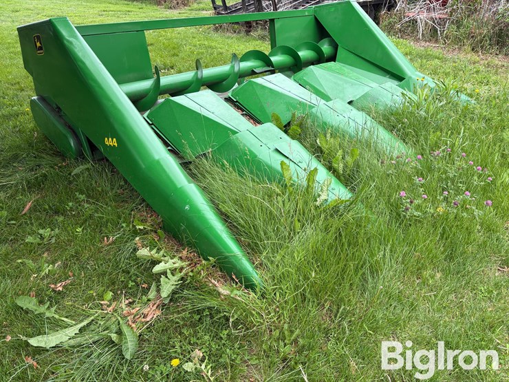 john-deere-444-image-3