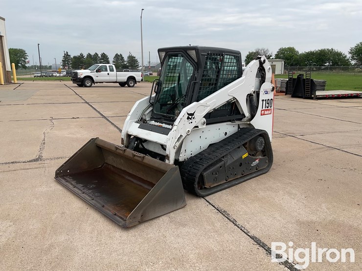 2012-bobcat-t190-image-1