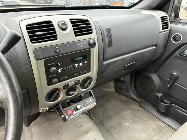 2011-chevrolet-colorado-image-15