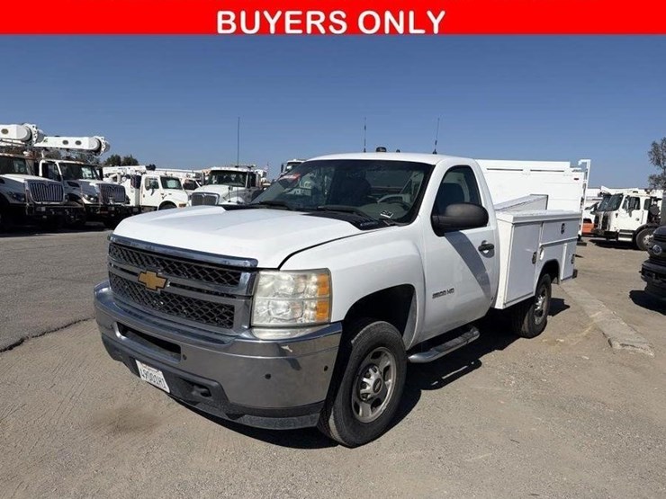 2012-chevrolet-silverado-2500-image-1