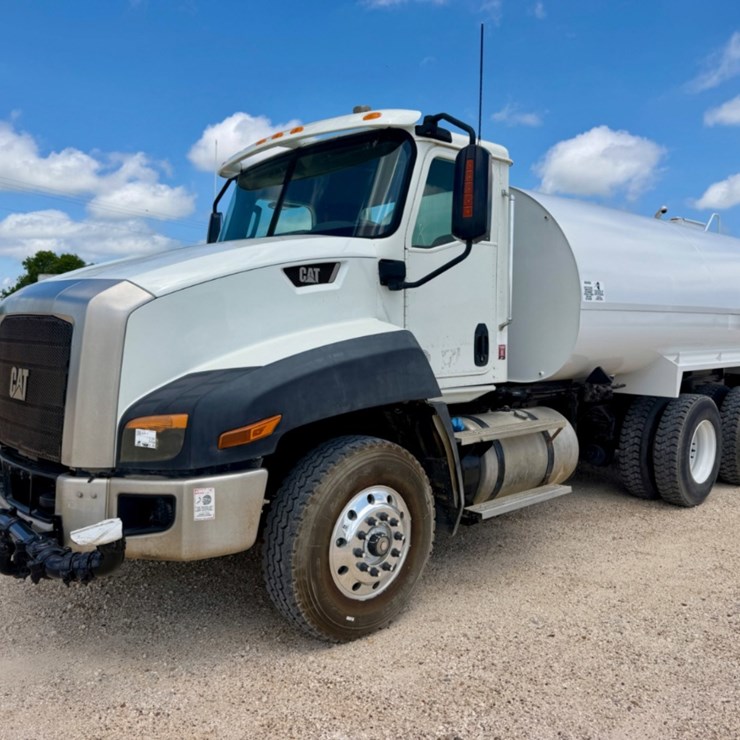 2015 CATERPILLAR CT660