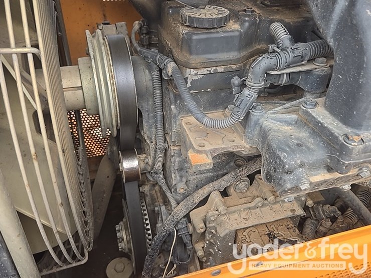 2017-case-650l-image-37