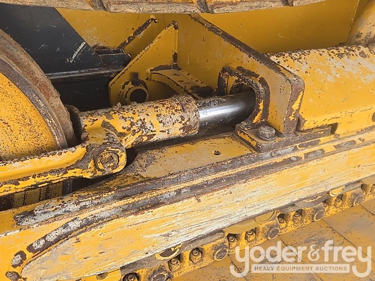 2023-deere-650k-lgp-image-17