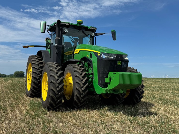 2023-john-deere-8r-340-image-11