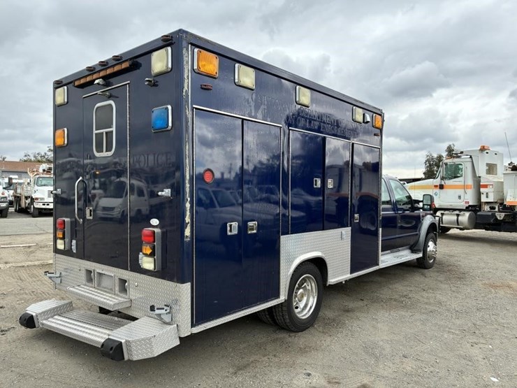 2008-ford-f550-xlt-image-3