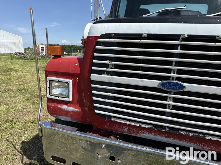 1989-ford-l9000-image-11