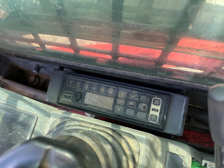 takeuchi-tl240-image-22