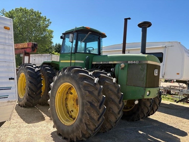 john-deere-8640-image-3