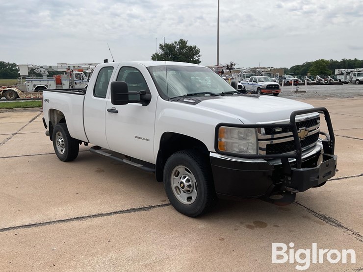 2011-chevrolet-2500-image-3