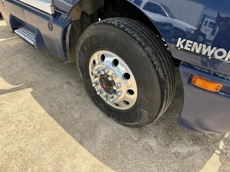 1999-kenworth-t600-image-4