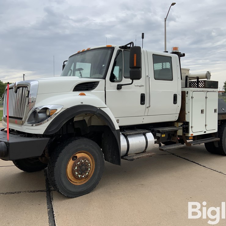 2014 INTERNATIONAL 7400