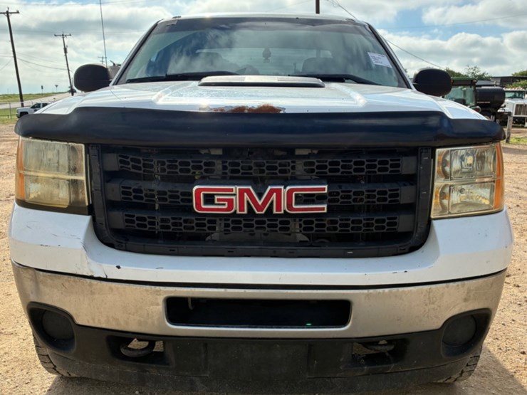 2012-gmc-sierra-2500hd-image-2