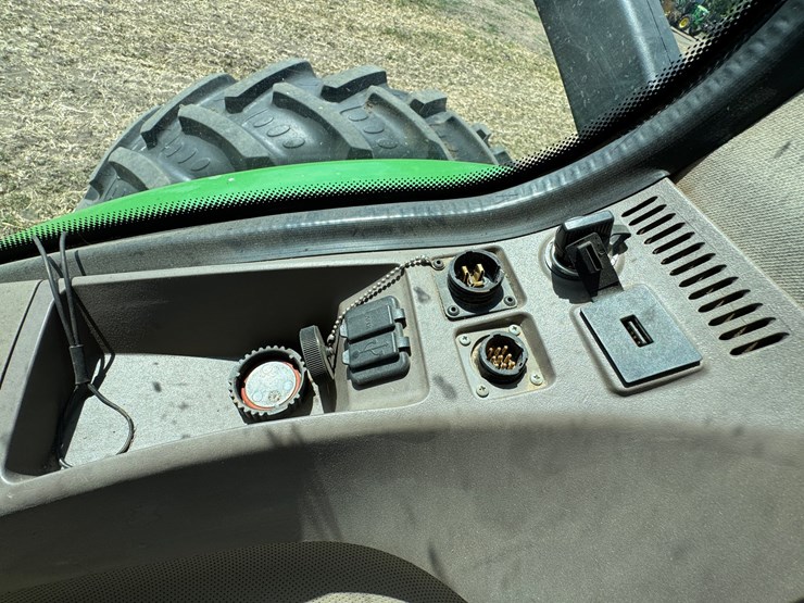 2019-john-deere-8295r-image-50