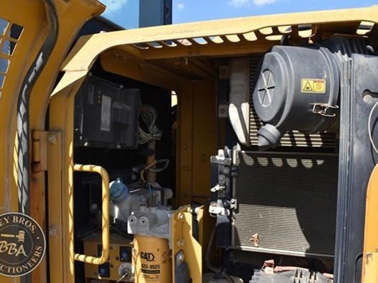 2011-caterpillar-312d-image-22