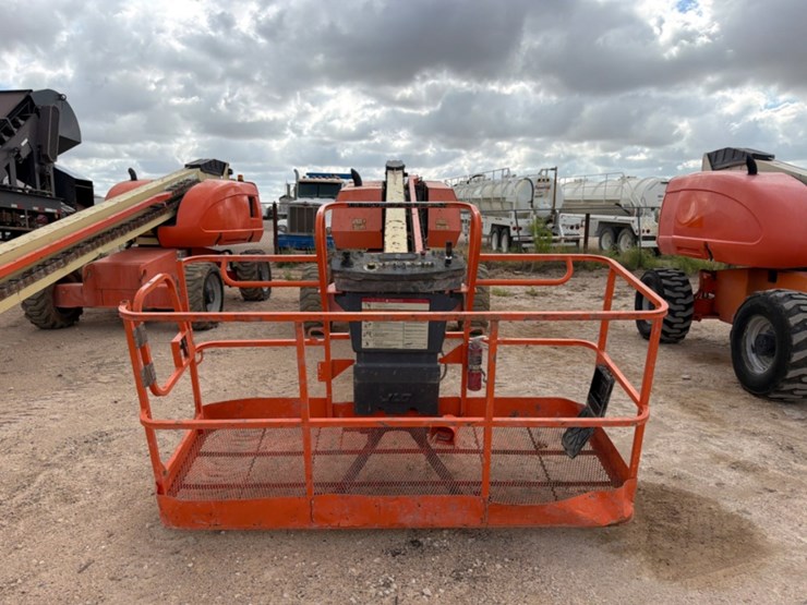 2013-jlg-600s-image-2