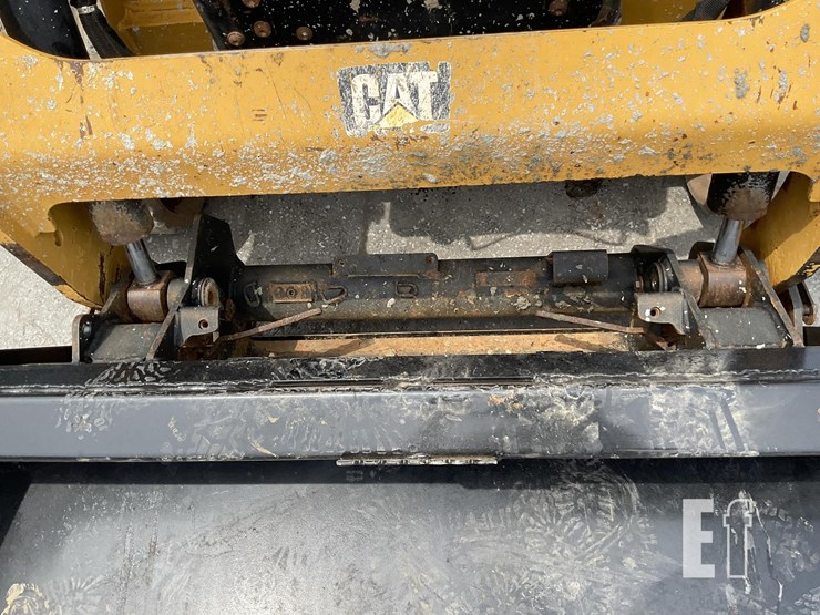 2018-caterpillar-239d-image-13
