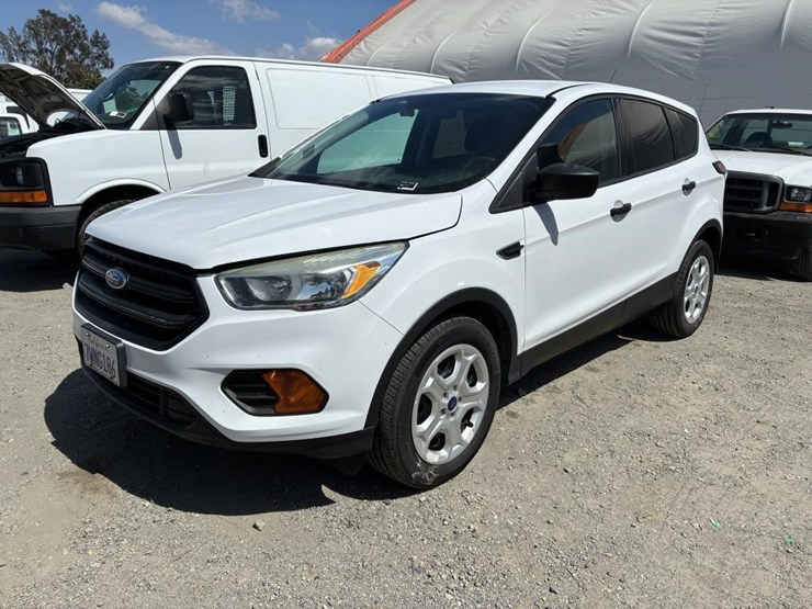 2017-ford-escape-image-1