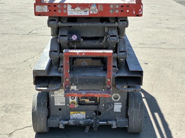 2004-skyjack-sjiii3219-image-7