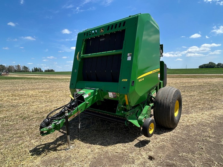john-deere-560m-image-1