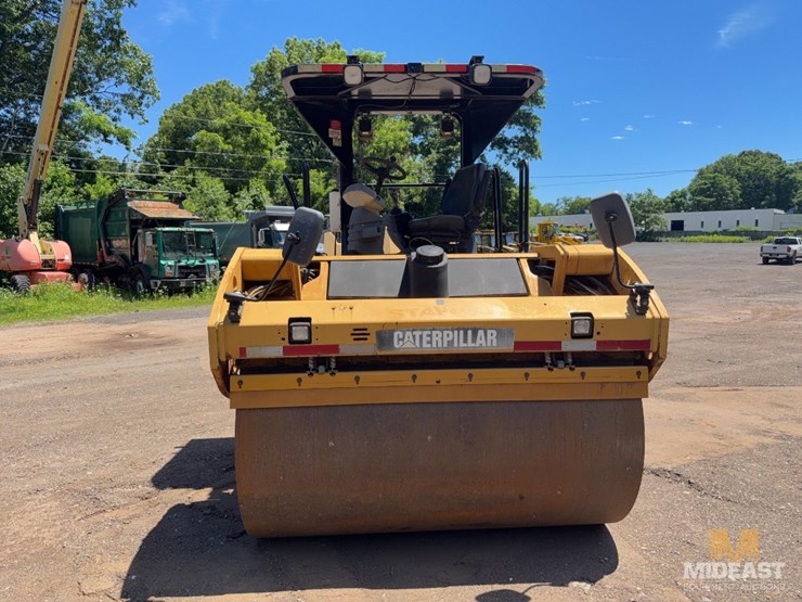 2010-caterpillar-cb64-image-19