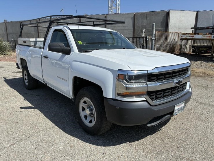 2018-chevrolet-silverado-1500-image-2