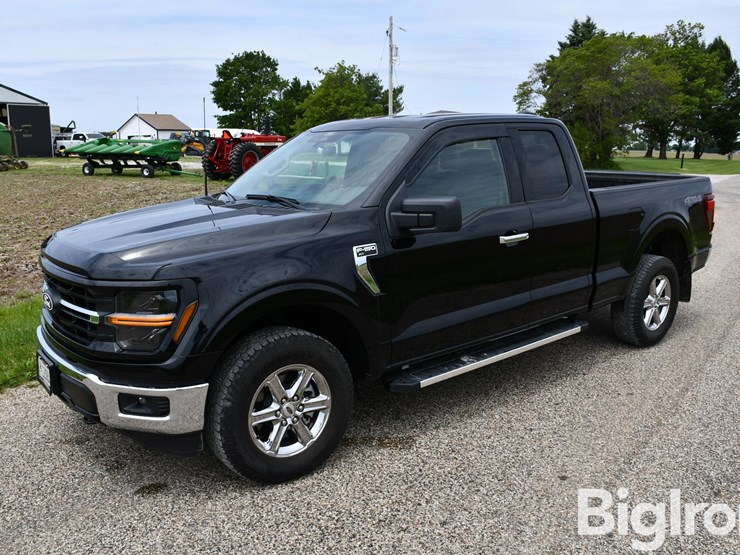 2025-ford-f150-xlt-image-1