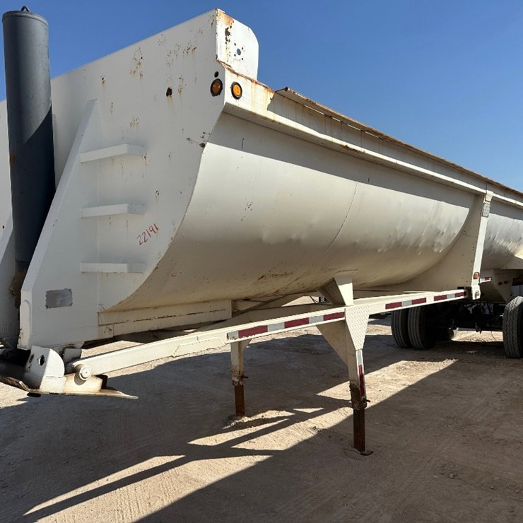 2014 AXLE END DUMP