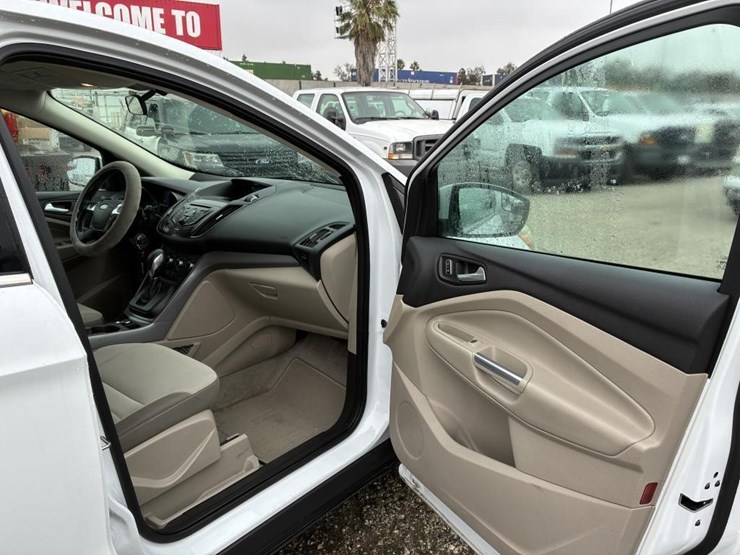 2015-ford-escape-image-11