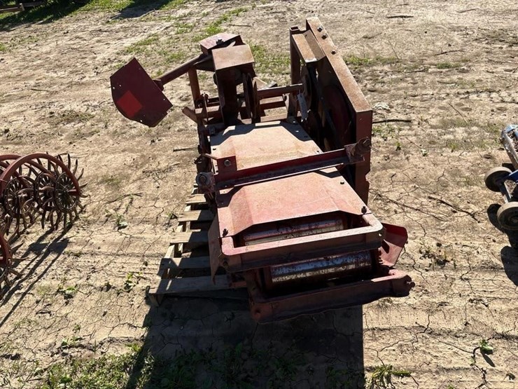 new-holland-70-image-2