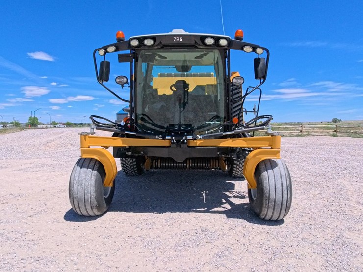 #1027-•-2020-vermeer-zr5-self-propelled-baler-image-8