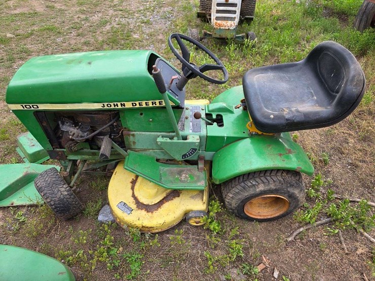 john-deere-100-image-13