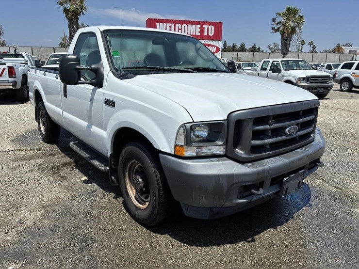2004-ford-f250-xl-image-2