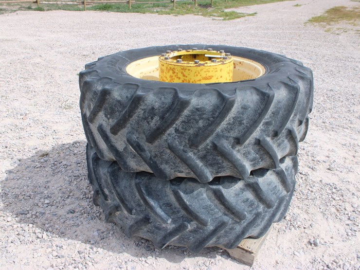 john-deere-8330-image-3