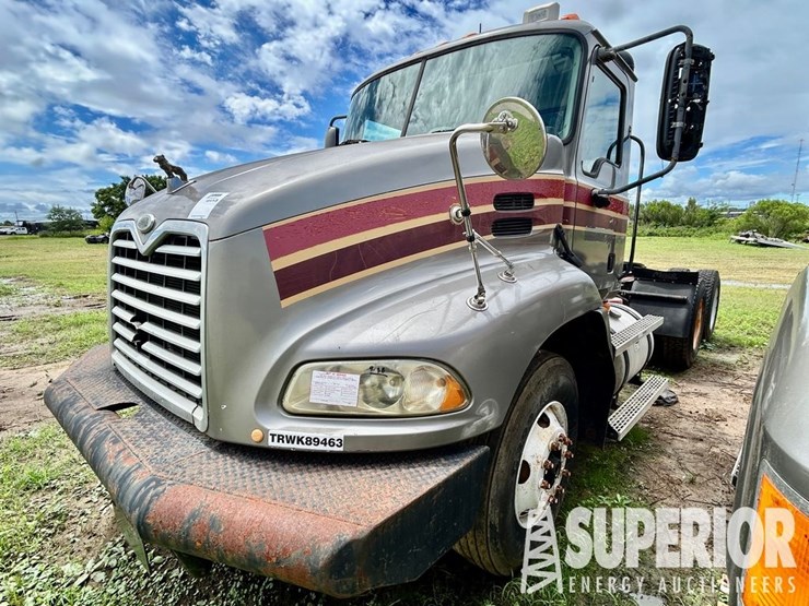 (x)-(9-38)-2005-mack-cxn613-wet-kit-day-cab-t/a-tr...-image-7