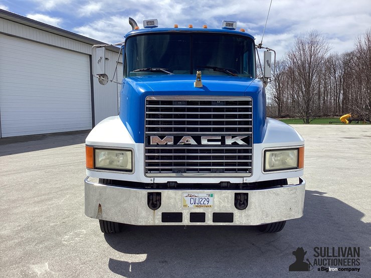 1998-mack-ch613-image-12