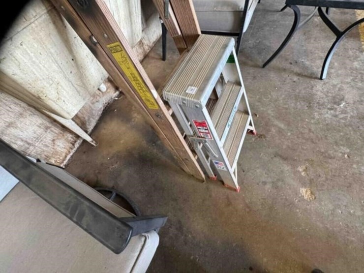 2-ladders,-1-werner-1-wood-image-2