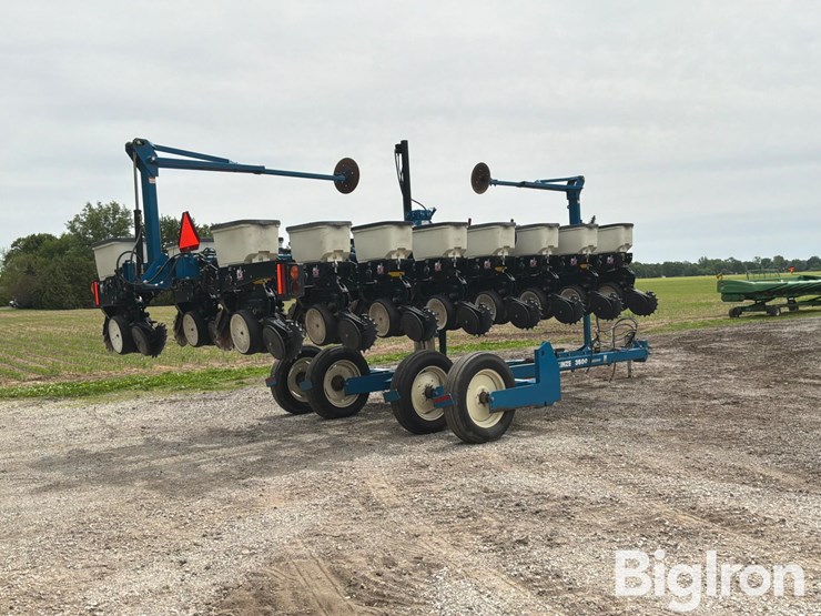 2005-kinze-3500-image-5