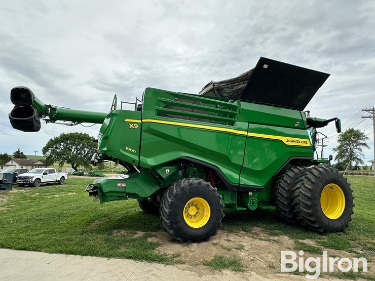 2022-john-deere-x9-1000-image-4