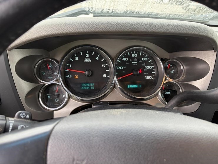 2016-gmc-sierra-2500-image-16