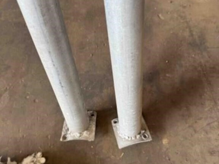 2-aluminum-pipes,-80"x2"-image-2