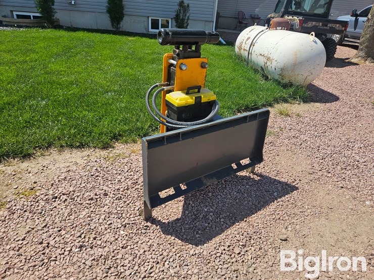2025-handy-hpd680-skid-steer-post-driver-image-7