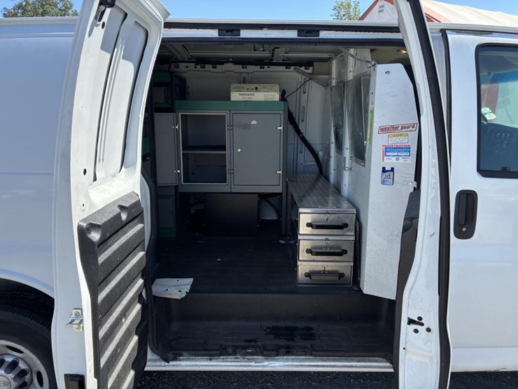 2014-chevrolet-express-3500-image-11