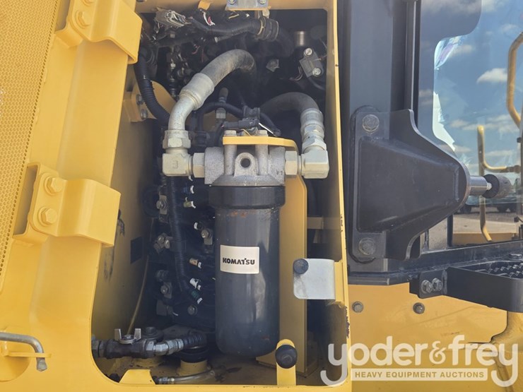 2021-komatsu-d61px-24-image-29