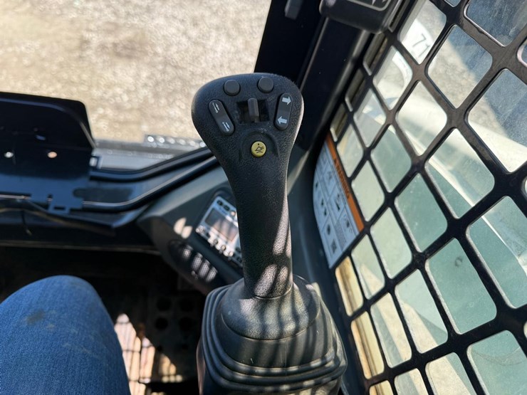 2018-bobcat-t770-image-21